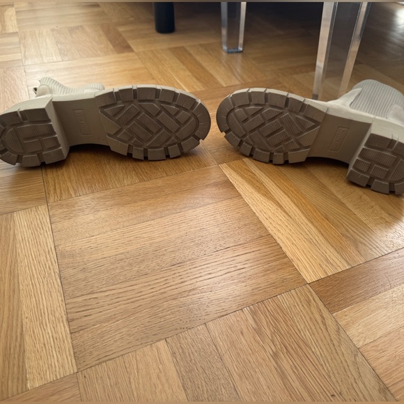 Steve Madden Hayle Boot in Sand Suede - Picture 7 of 12